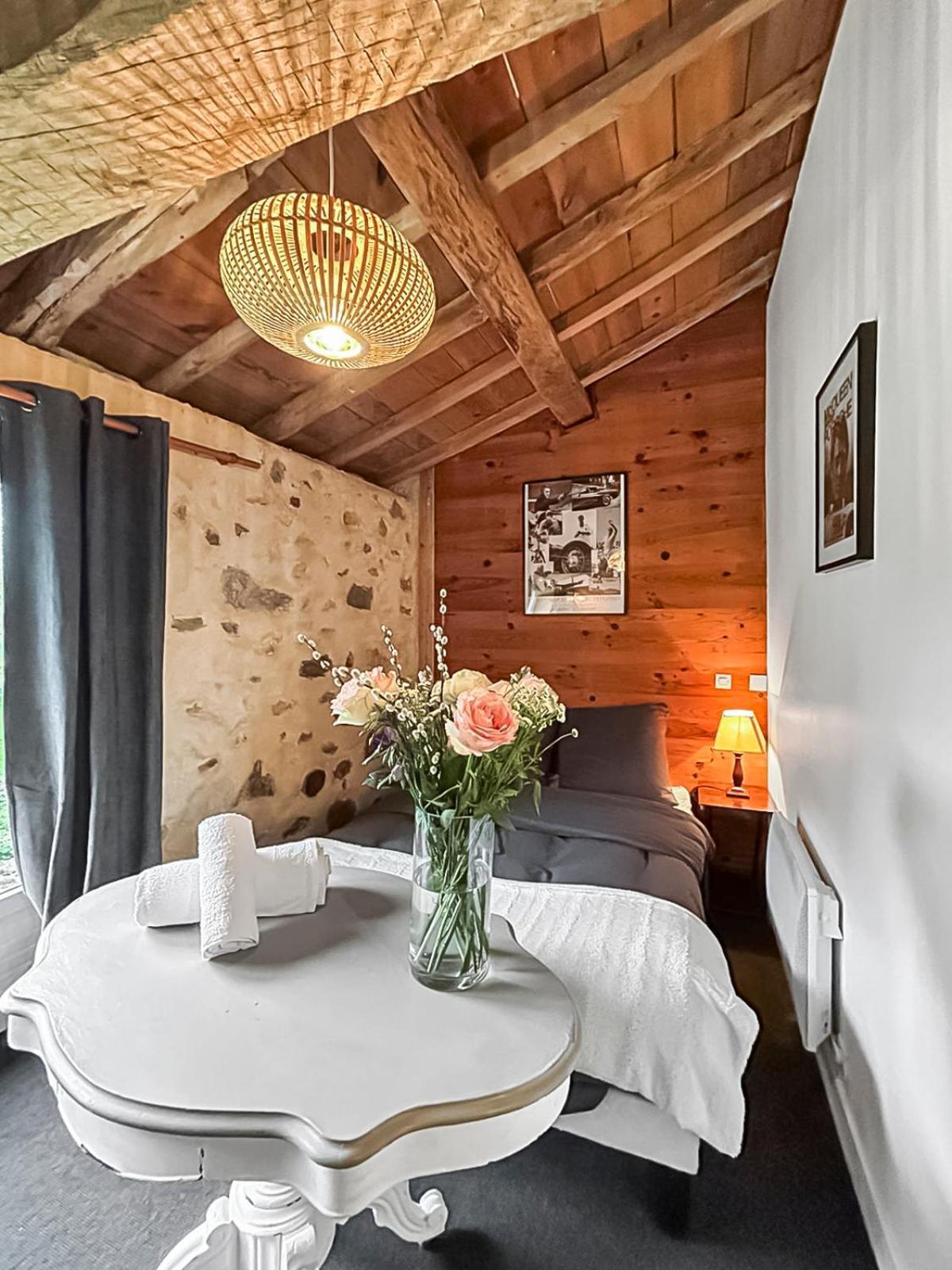 Le Clos Des Ecorcins - Terrasse - Parking Prive Saint-Amand-sur-Sevre Экстерьер фото