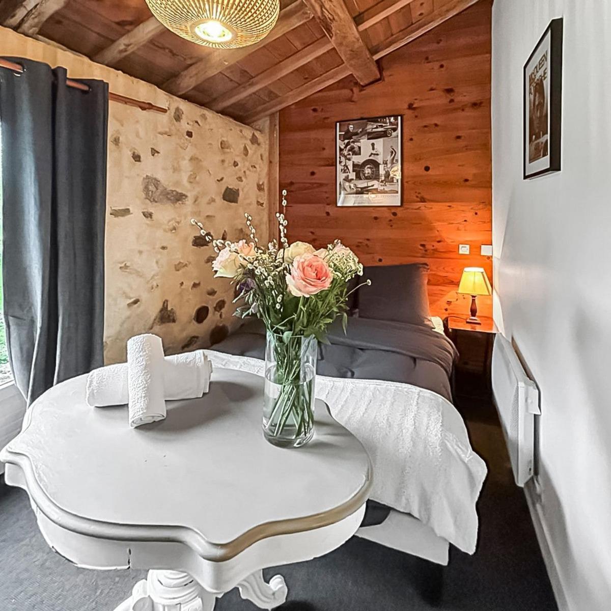 Le Clos Des Ecorcins - Terrasse - Parking Prive Saint-Amand-sur-Sevre Экстерьер фото